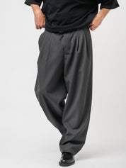 Pantalone in fresco lana con pieghe