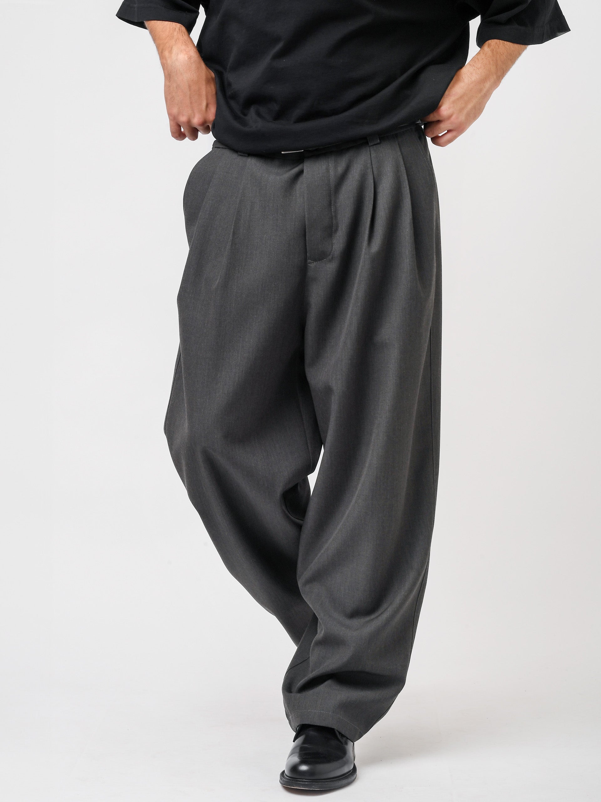 Pantalone in fresco lana con pieghe
