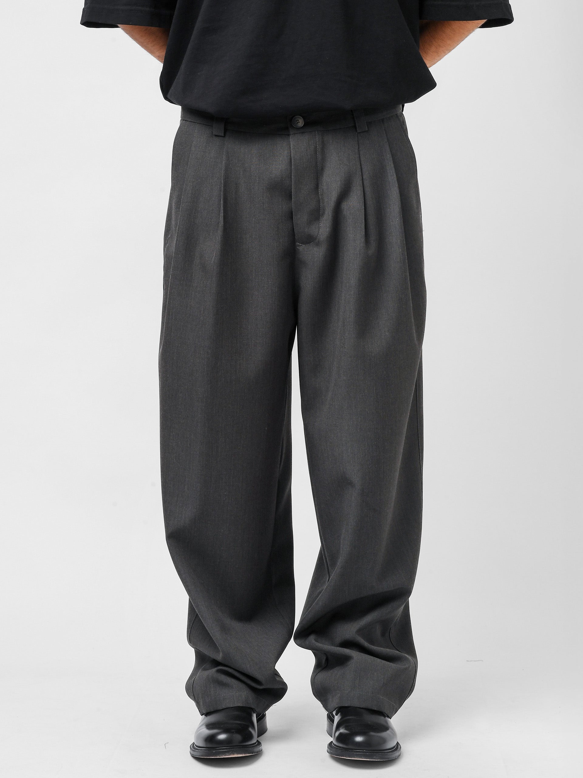 Pantalone in fresco lana con pieghe