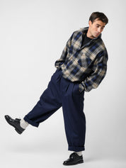Pantalone in frescolana con pieghe