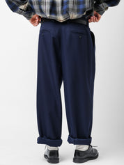 Pantalone in frescolana con pieghe