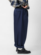 Pantalone in frescolana con pieghe