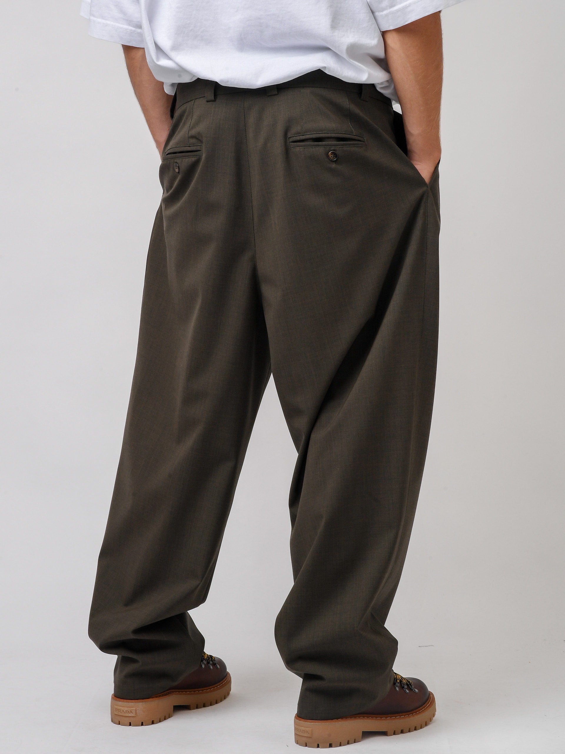Pantalone in fresco lana con pieghe